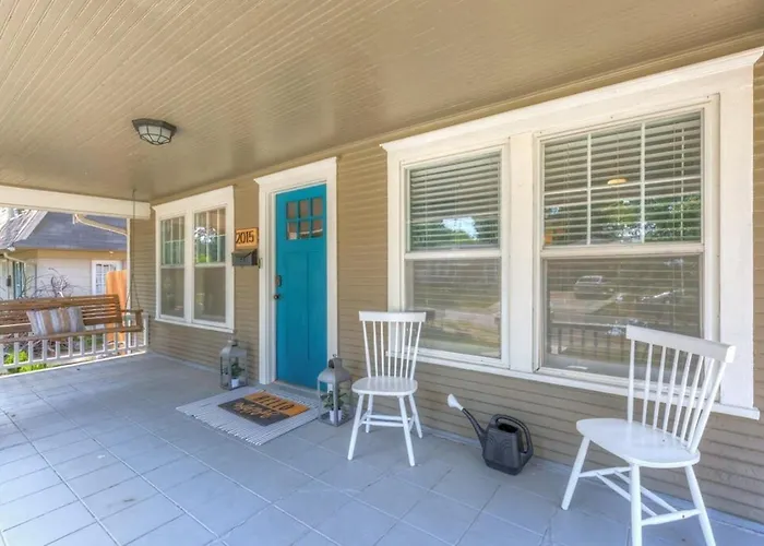 Holiday home Midtown Masterpiece,hot Tub, Bath - Hvnlyhomes