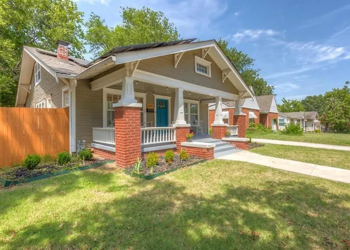 Midtown Masterpiece,hot Tub, Bath - Hvnlyhomes Holiday home
