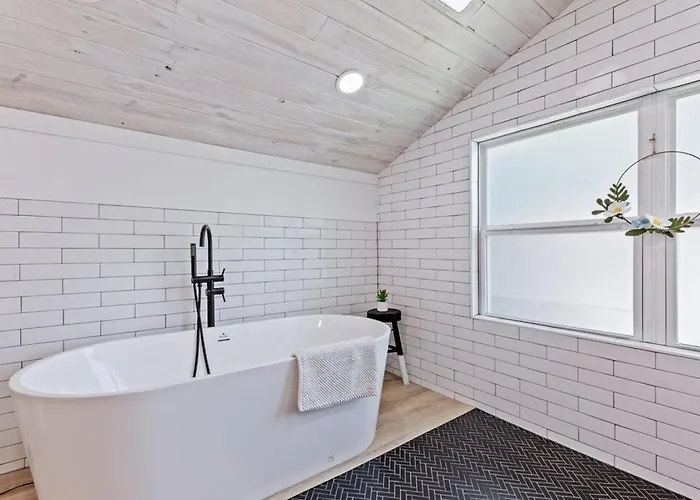 Midtown Masterpiece,hot Tub, Bath - Hvnlyhomes * Tulsa