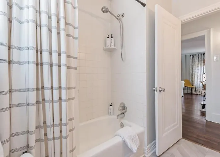 Midtown Masterpiece,hot Tub, Bath - Hvnlyhomes *