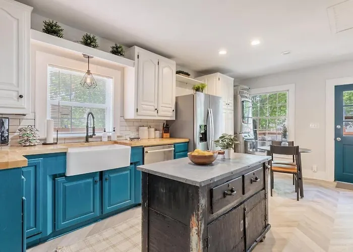 Midtown Masterpiece,hot Tub, Bath - Hvnlyhomes Holiday home *